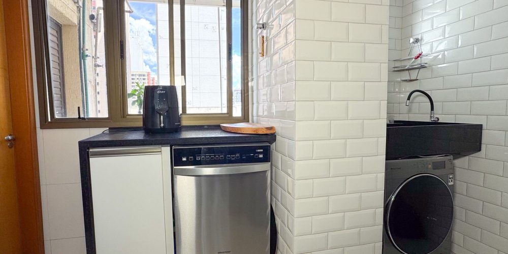 adb2d1a2-425c-48b9-a563-ad436b67256d