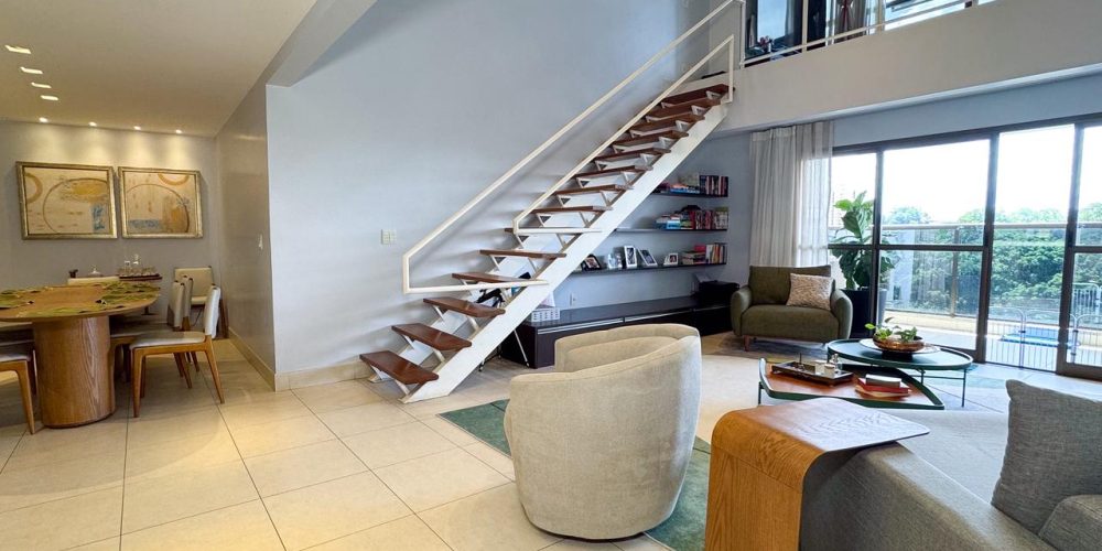 b8b18f23-22b1-4e67-9783-3c98fe102e07 2